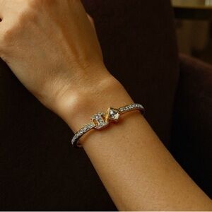 Luxury bling, rhinestones Bracelet NEW bangle Gold tone C logo stainless steel